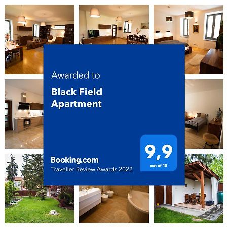 Black Field Apartment Brno Ngoại thất bức ảnh