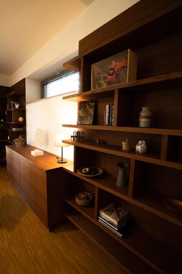 Black Field Apartment Brno Ngoại thất bức ảnh