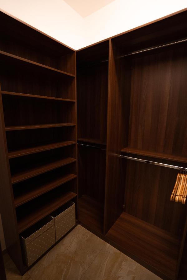 Black Field Apartment Brno Ngoại thất bức ảnh
